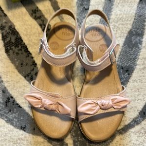 Stride Rite R Whitney light Pink 2M NIB sandal wide feet